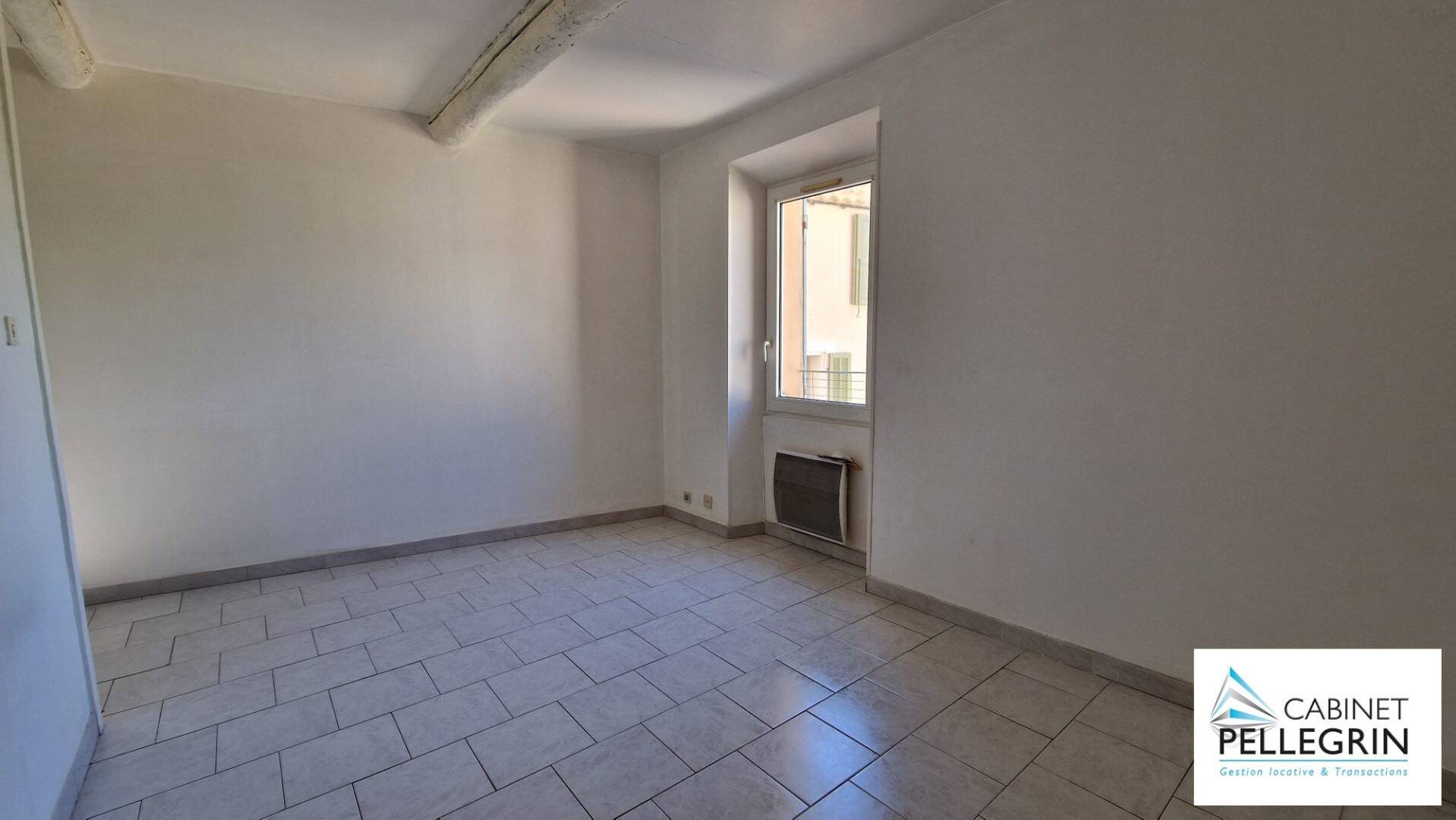 Appartement à louer, 25m², Simiane-Collongue