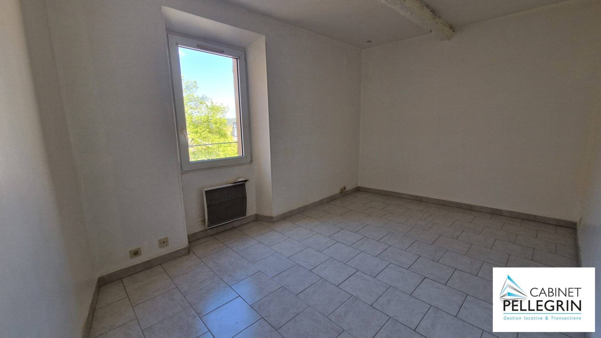 Appartement à louer, 25m², Simiane-Collongue