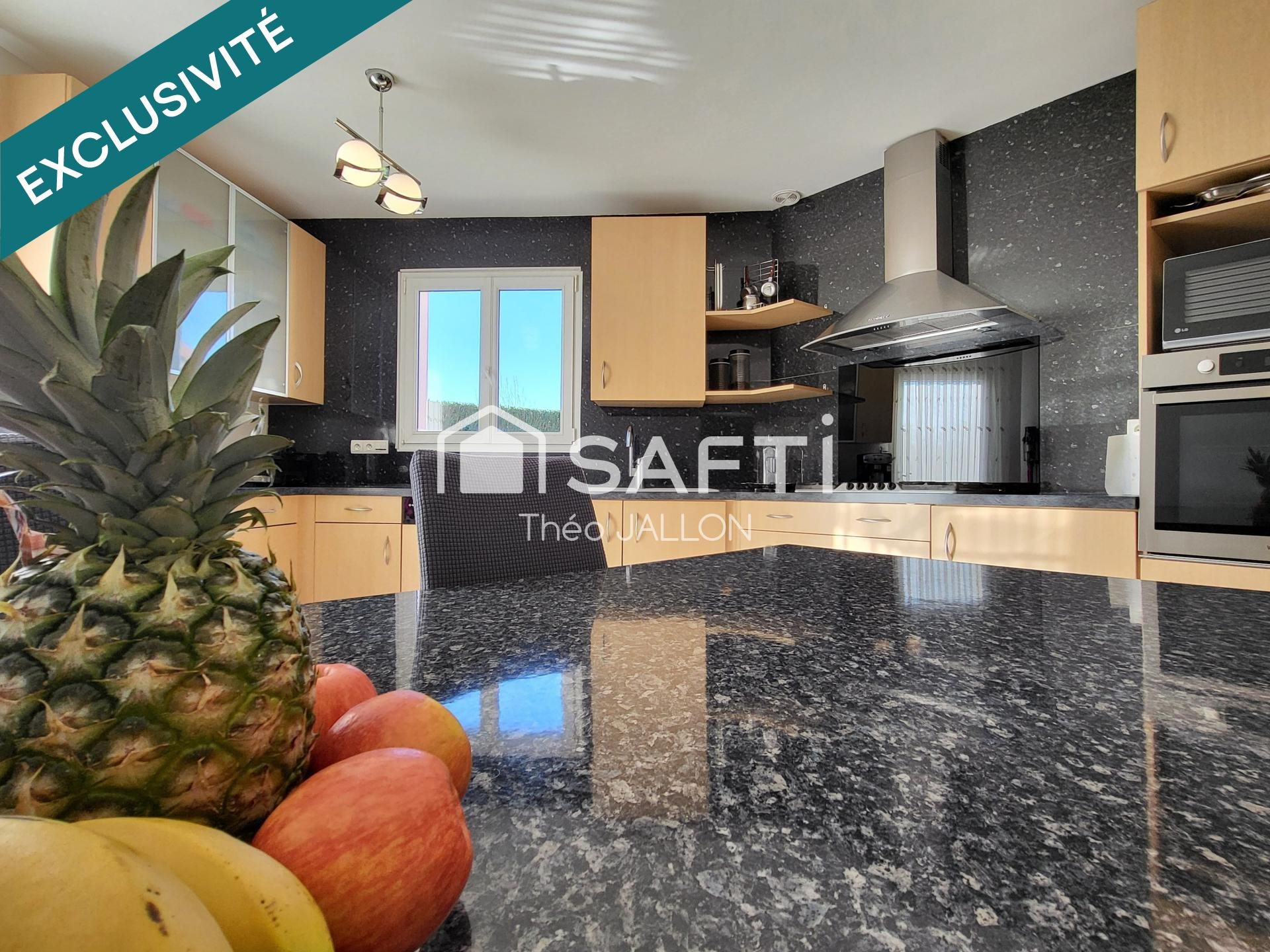 Maison à vendre, 185m², Chalezeule