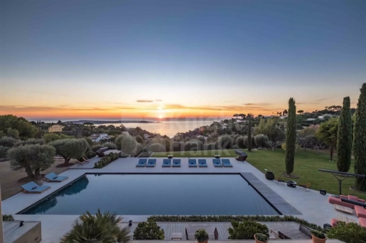 Super Cannes - Une superbe villa avec piscine et vue sur la mer