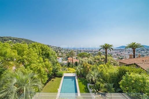 Le Cannet Residential. Renoviertes Herrenhaus mit Blick auf die Bucht von Cannes