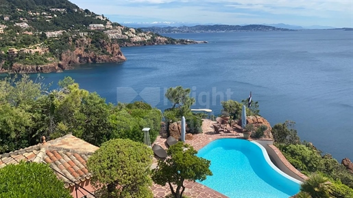 Theoule-Sur-Mer - A Stunning provencal waterfront villa with guest house