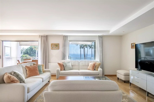 Cannes Croisette - Beautiful flat with sea view