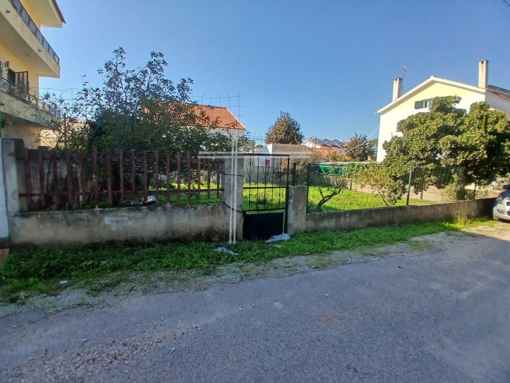 Terrain avec projet architectural approuvé - Vale Cavala