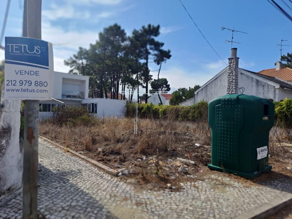 Terrain urbain avec 284m2 - Aroeira, Charneca de Caparica