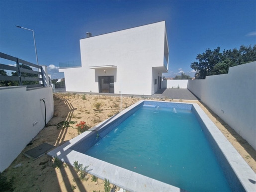 Villa independiente T4, arquitectura contemporánea, con piscina y garaje - Quinta da Americana
