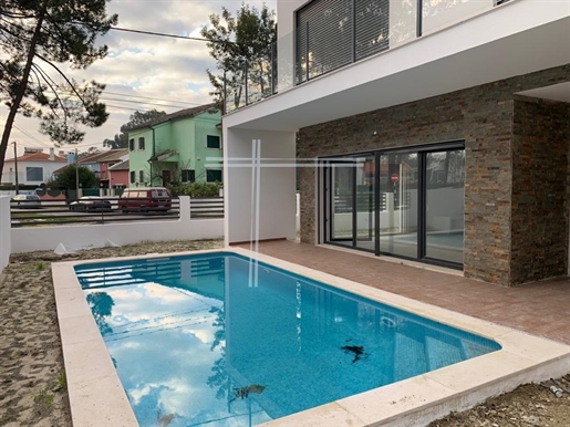 Villa individuelle de 4 chambres avec piscine et garage - Vale Fetal