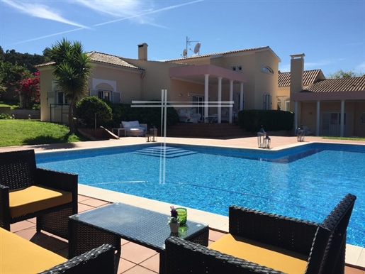 Moradia com piscina e garagem, com licença para alojamento local - Qta Pedro Manso, Sobreda