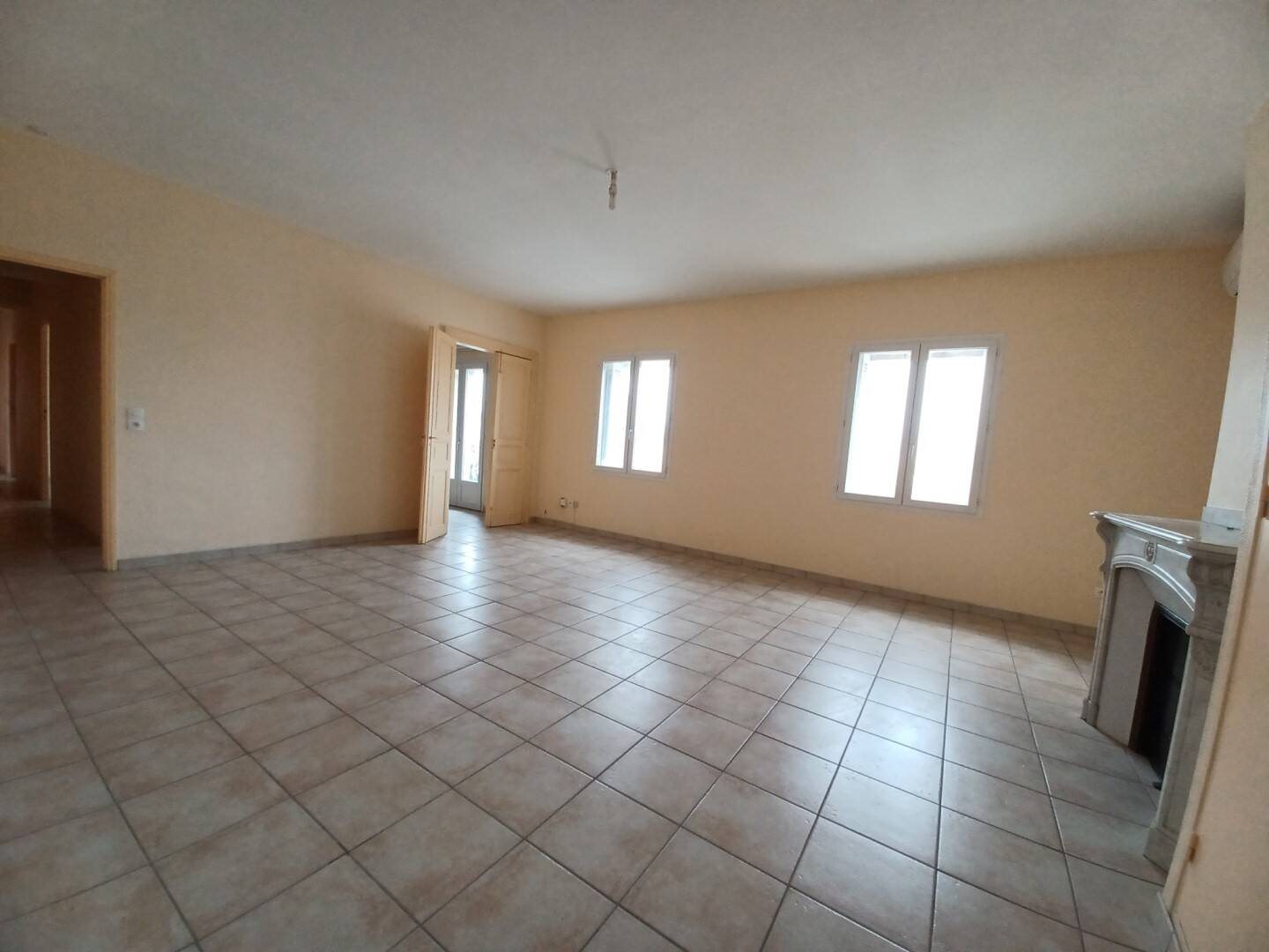 Appartement à louer, 82m², Olonzac
