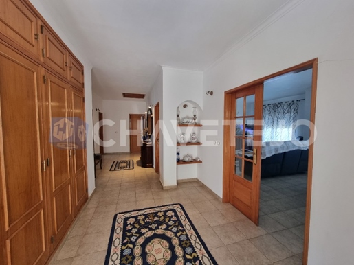 3 bedroom villa with garage, located 10 minutes from the city of Tomar.