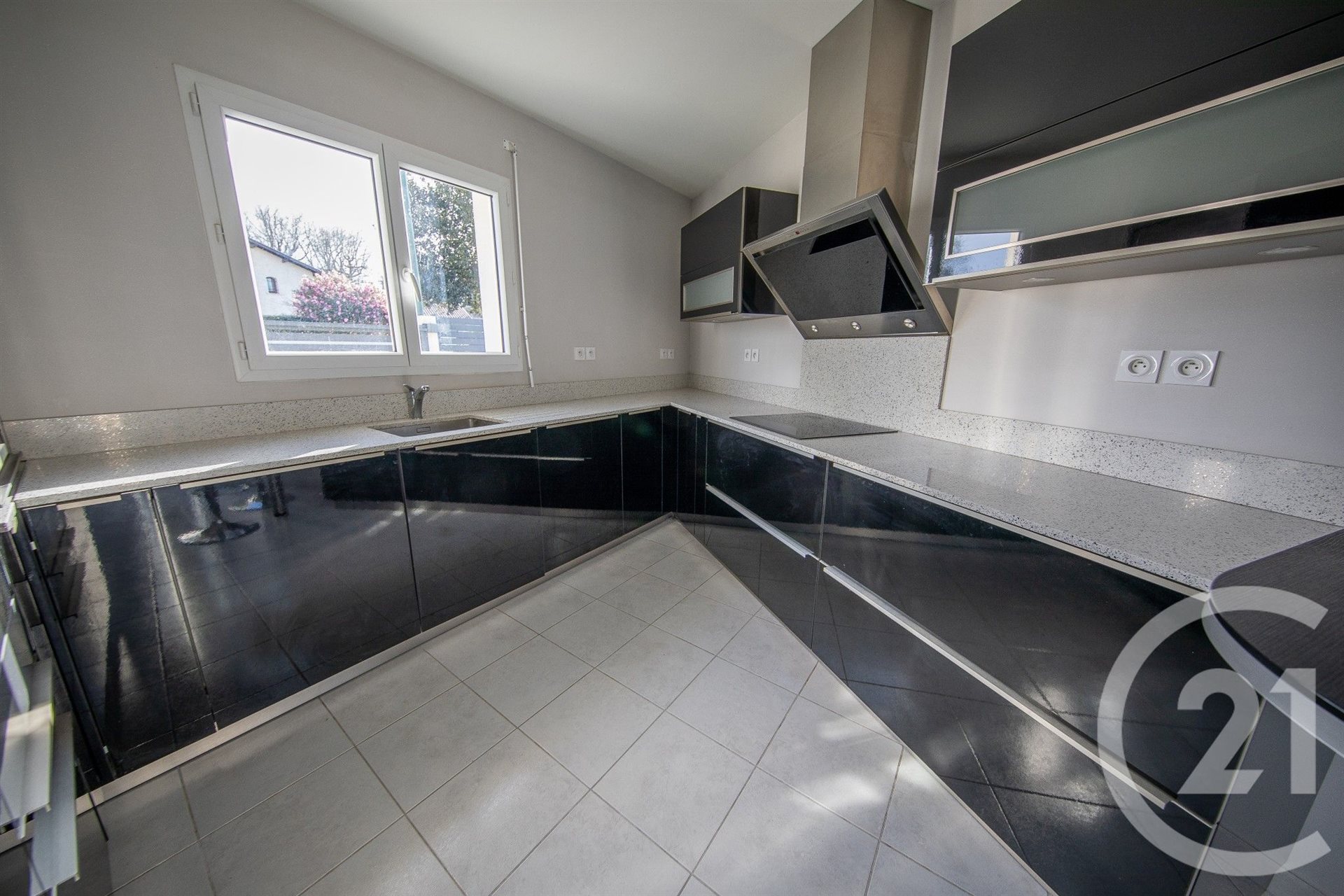 Maison à louer, 93m², Saint-Aubin-de-Médoc