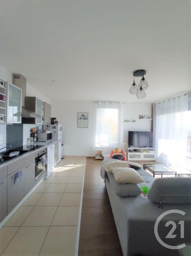 Appartement à louer, 68m², Saint-Max