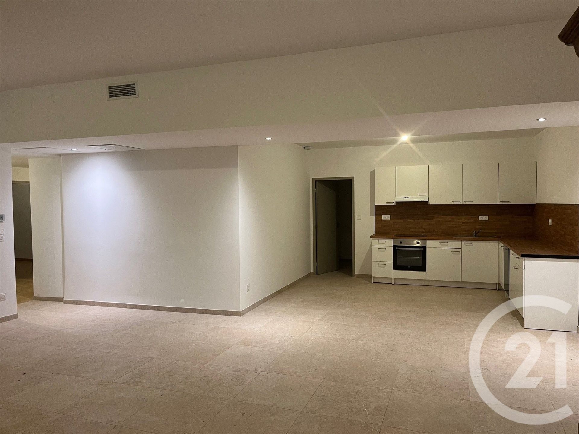 Appartement à louer, 136m², Sommières