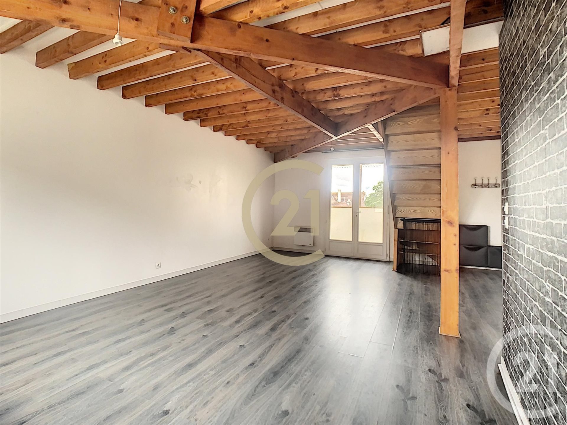 Appartement à louer, 69m², Pont-sur-Yonne