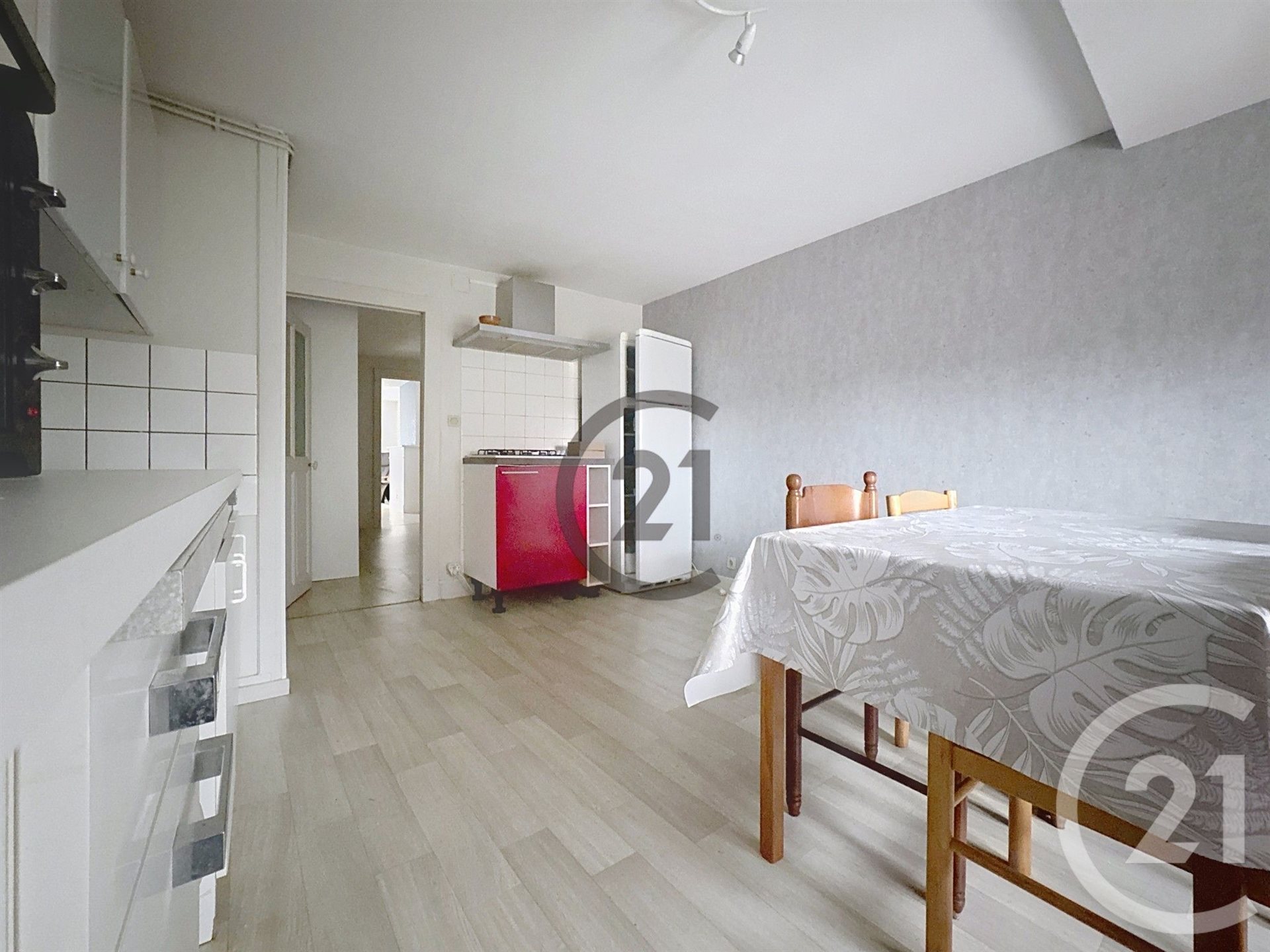 Appartement à louer, 41m², Mirecourt