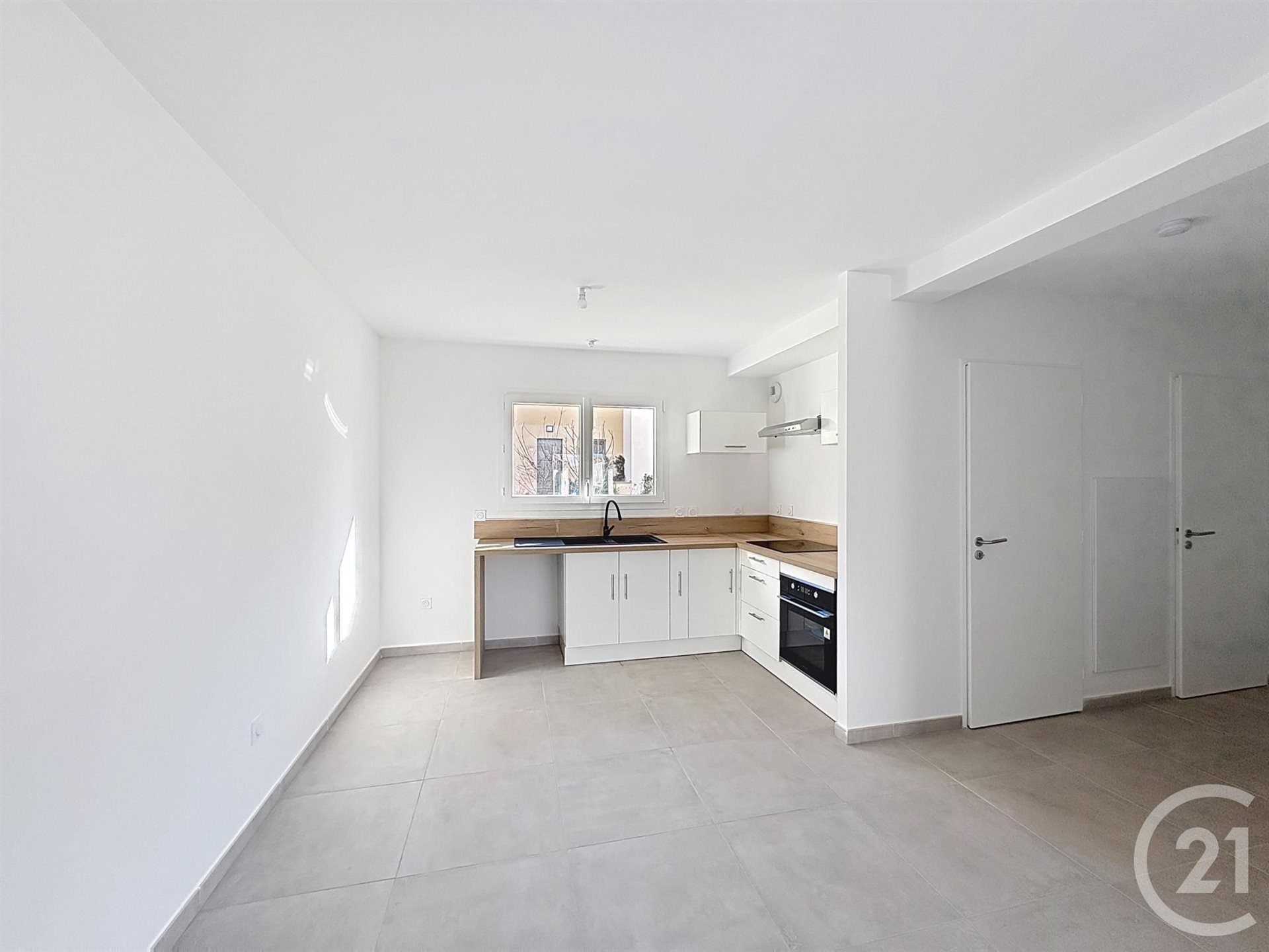 Maison à louer, 74m², Allan