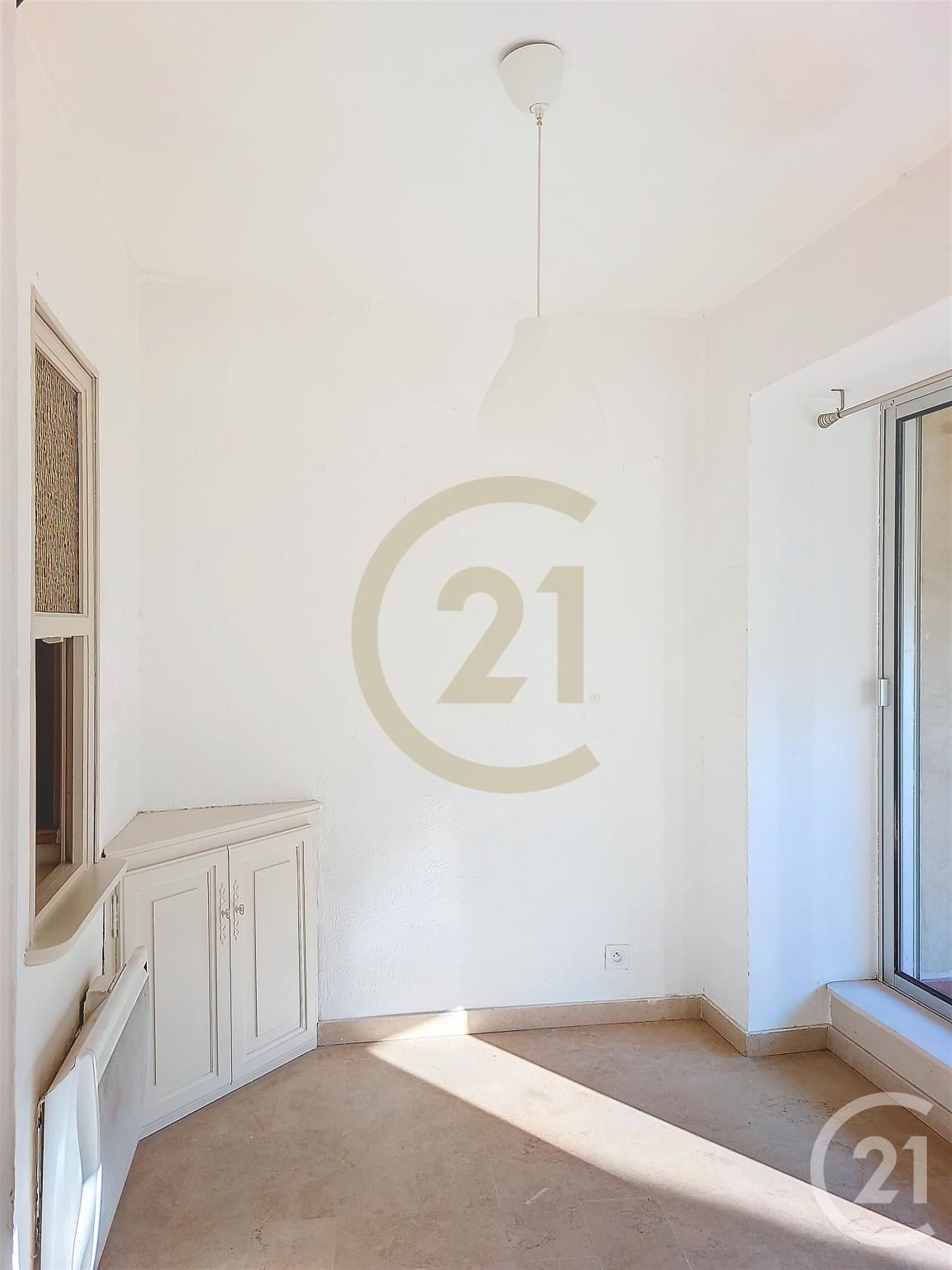 Maison à louer, 71m², Remoulins