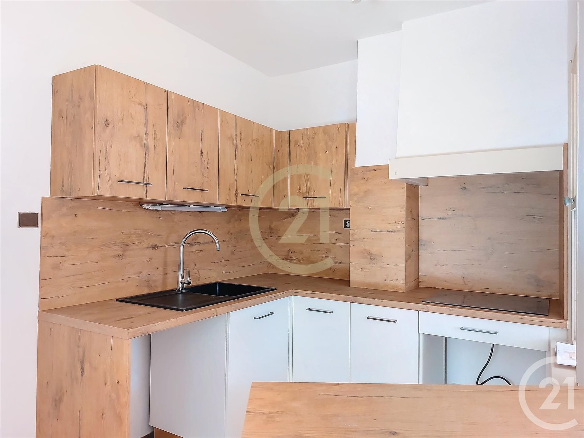 Maison à louer, 71m², Remoulins