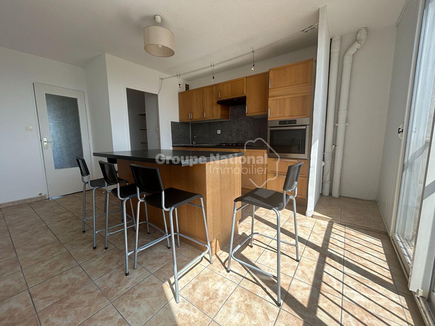 Maison à louer, 81m², Miramas