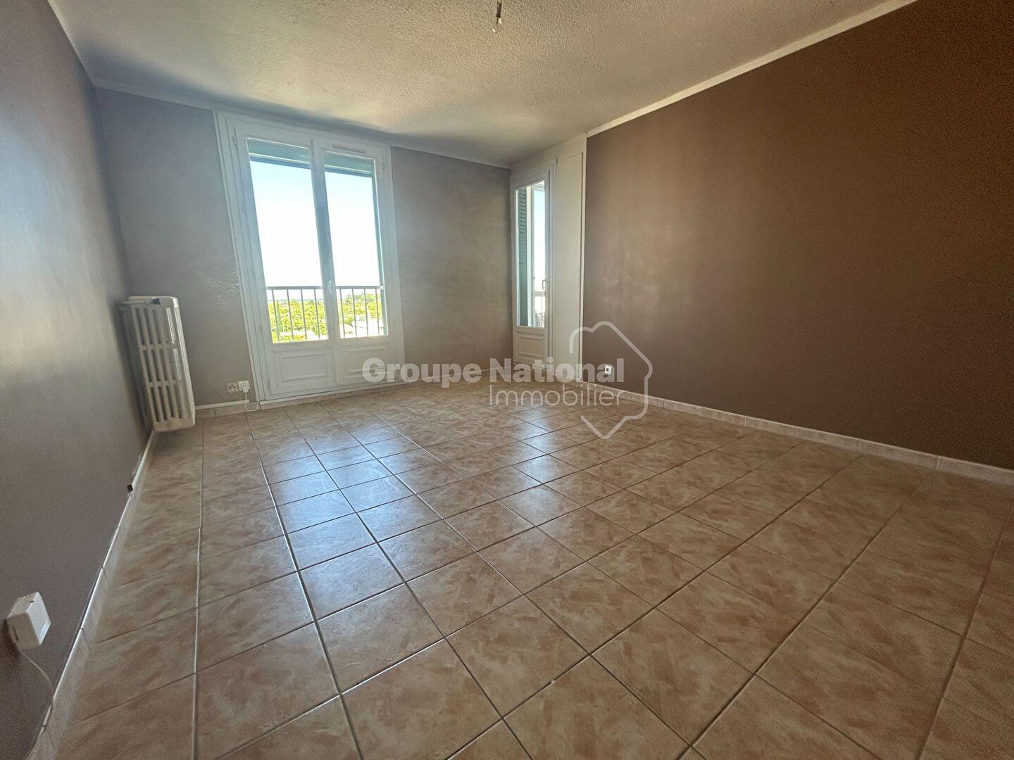 Maison à louer, 81m², Miramas