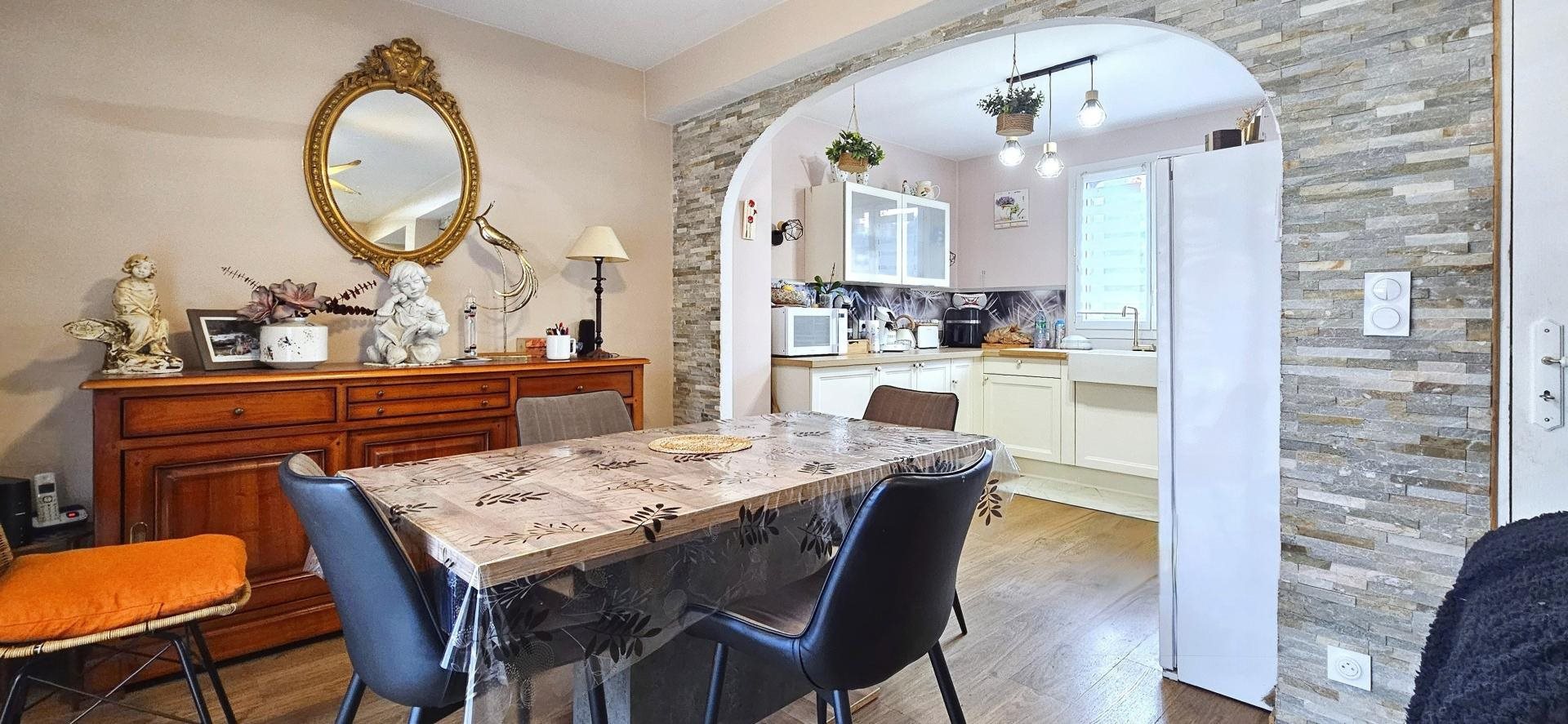 Maison à vendre, 117m², Saint-Chamant