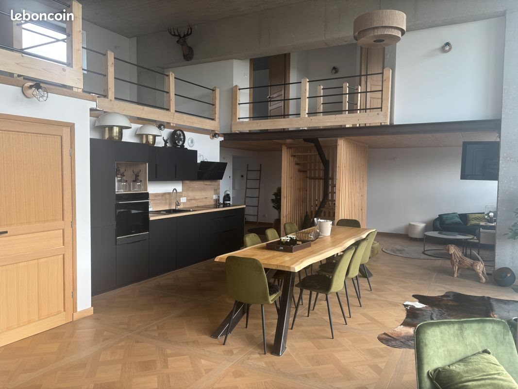 Appartement à louer, 167m², Morbier
