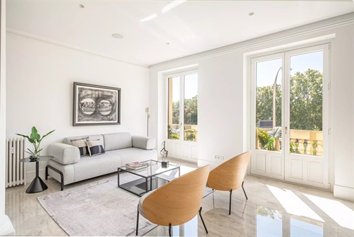 Au cœur de Recoletos : Appartement luxueux avec vue sur le Parc du Retiro