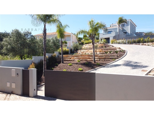 4 bedroom villa with pool, in Almancil - Algarve | Barra Prime