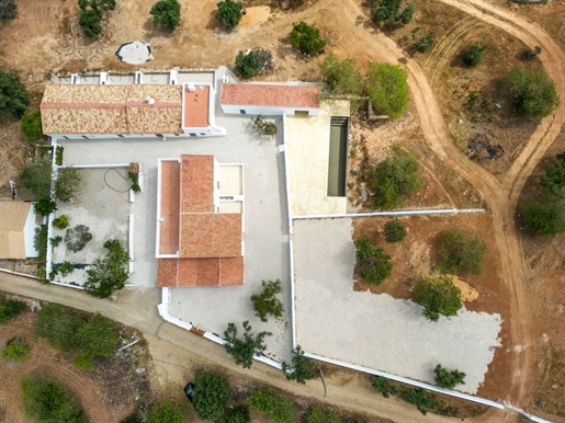 Renovated Villa with 9 bedrooms, in Santa Bárbara de Nexe