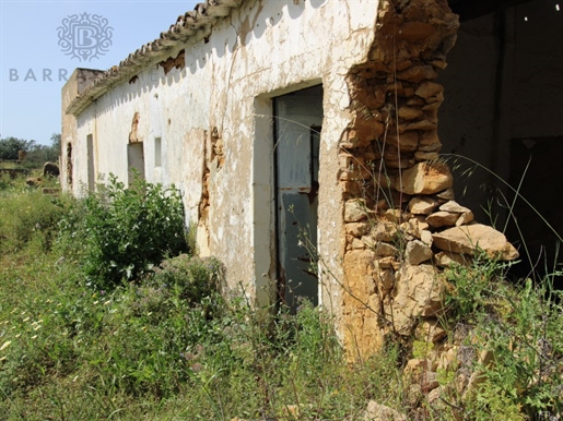 Tierra con ruina y proyecto: Vistas panorámicas en Estoi, Algarve