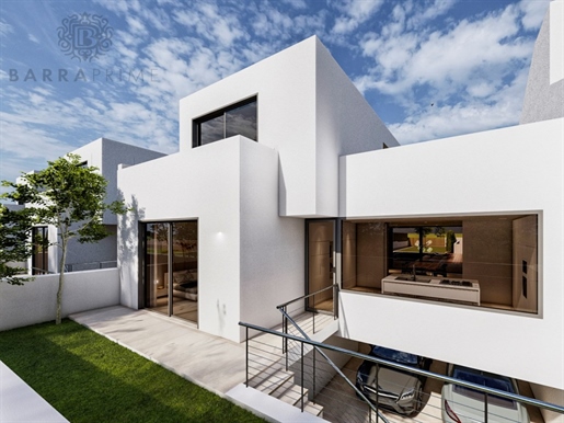 Villa in final stages of construction in Vilamoura