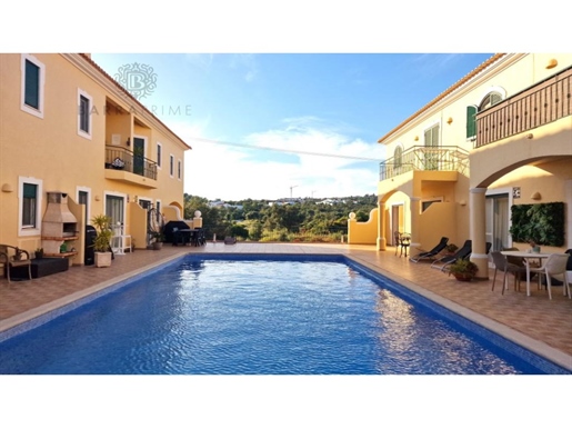 Villa with 3 bedrooms in gated community with pool in Boliqueime