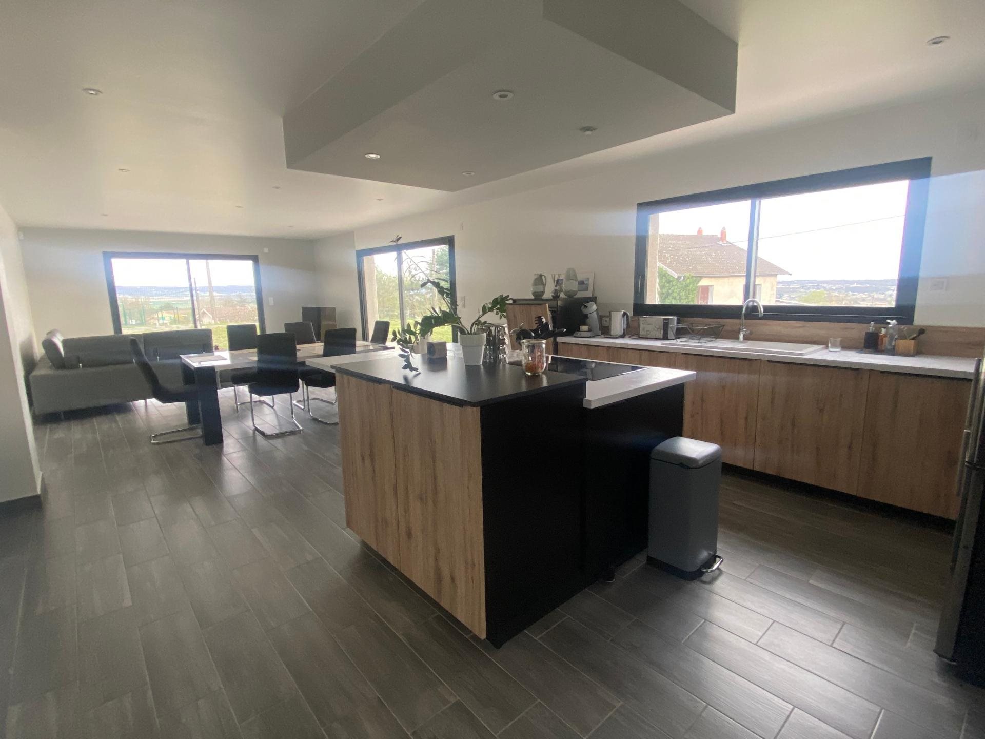 Maison à vendre, 109m², Saint-Prim