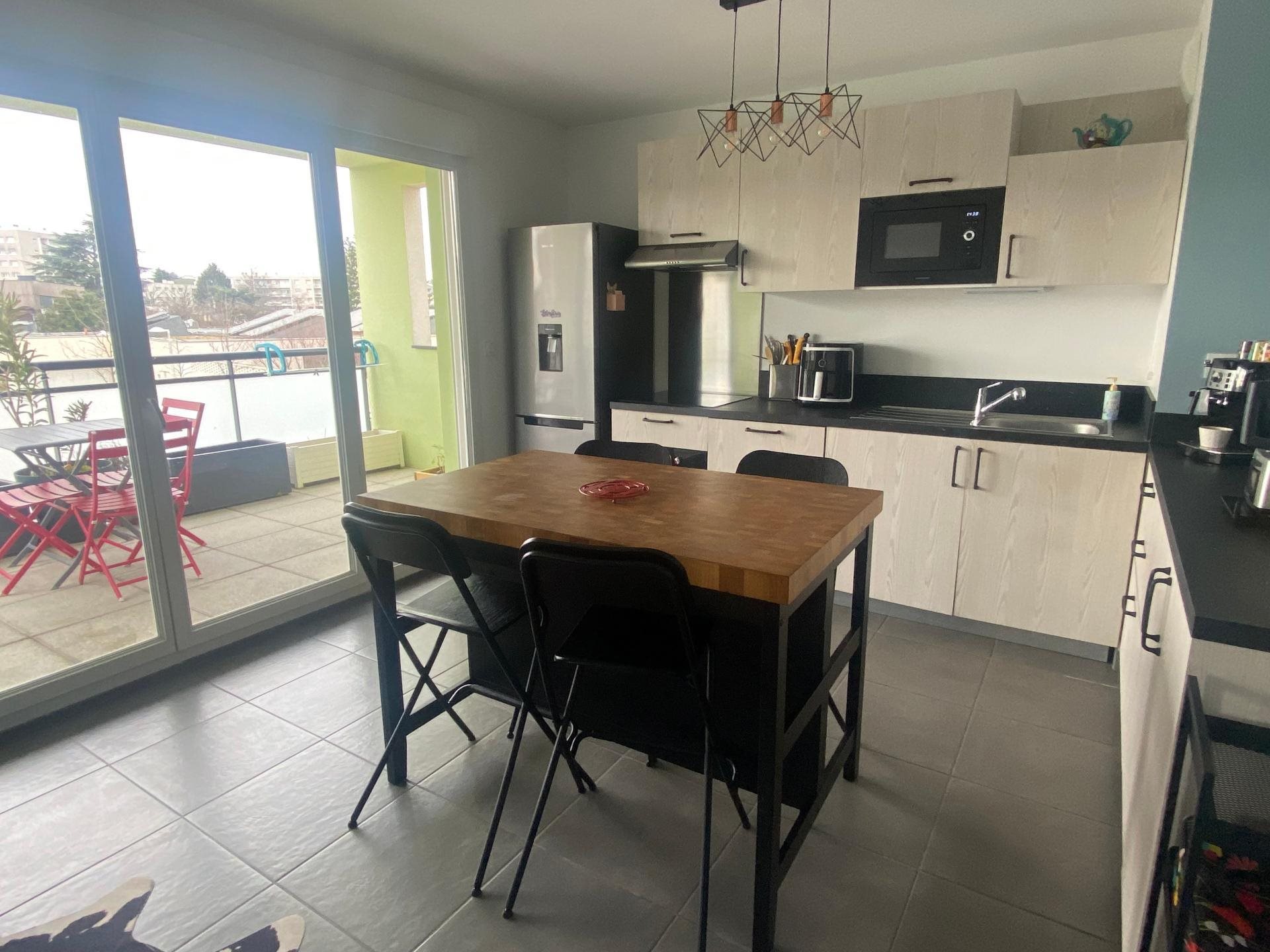 Appartement à vendre, 64m², Pont-Evêque