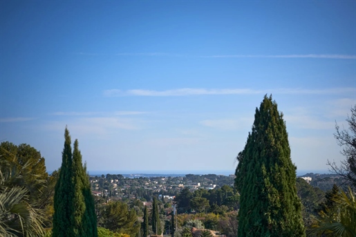 Mougins - encantadora casa renovada com vista para o mar