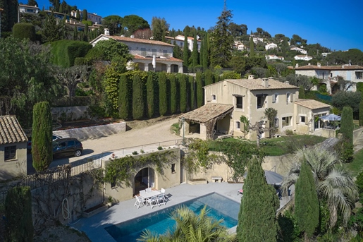 Mougins - encantadora casa renovada com vista para o mar