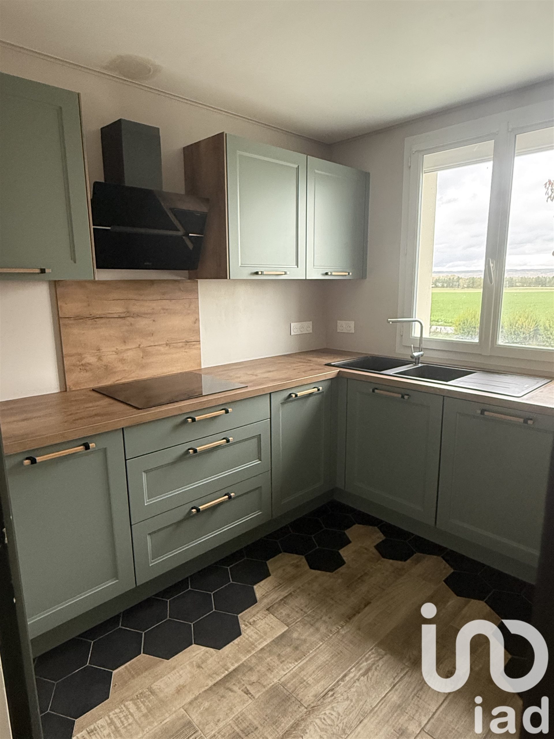 Maison à louer, 70m², Jâlons