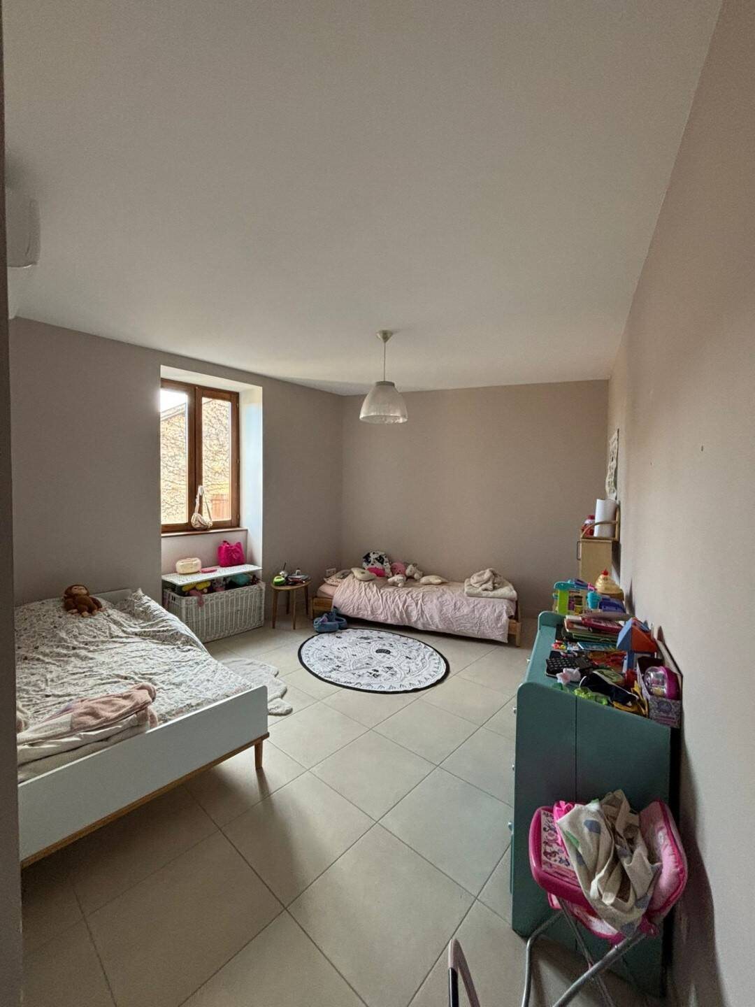 Maison à louer, 76m², Prissé