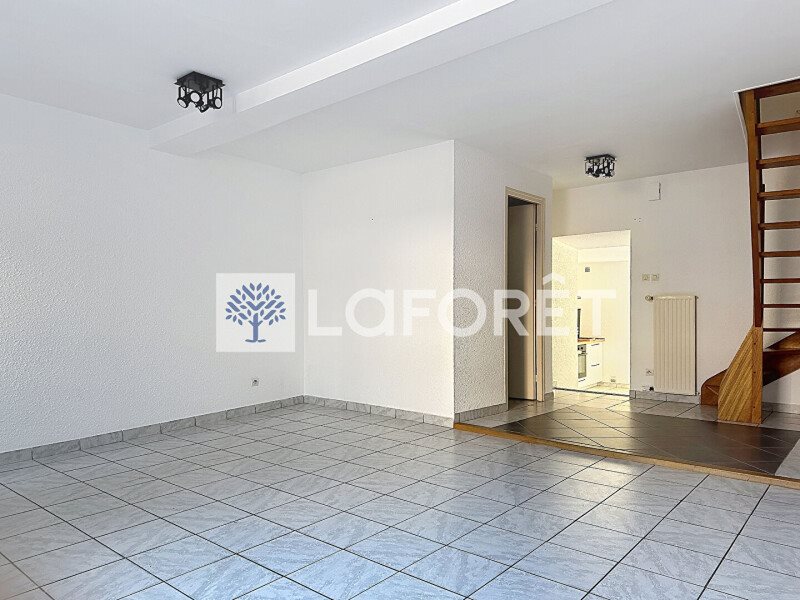 Maison à louer, 74m², Bressuire