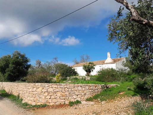Rustic house to recover a few minutes from Tavira
