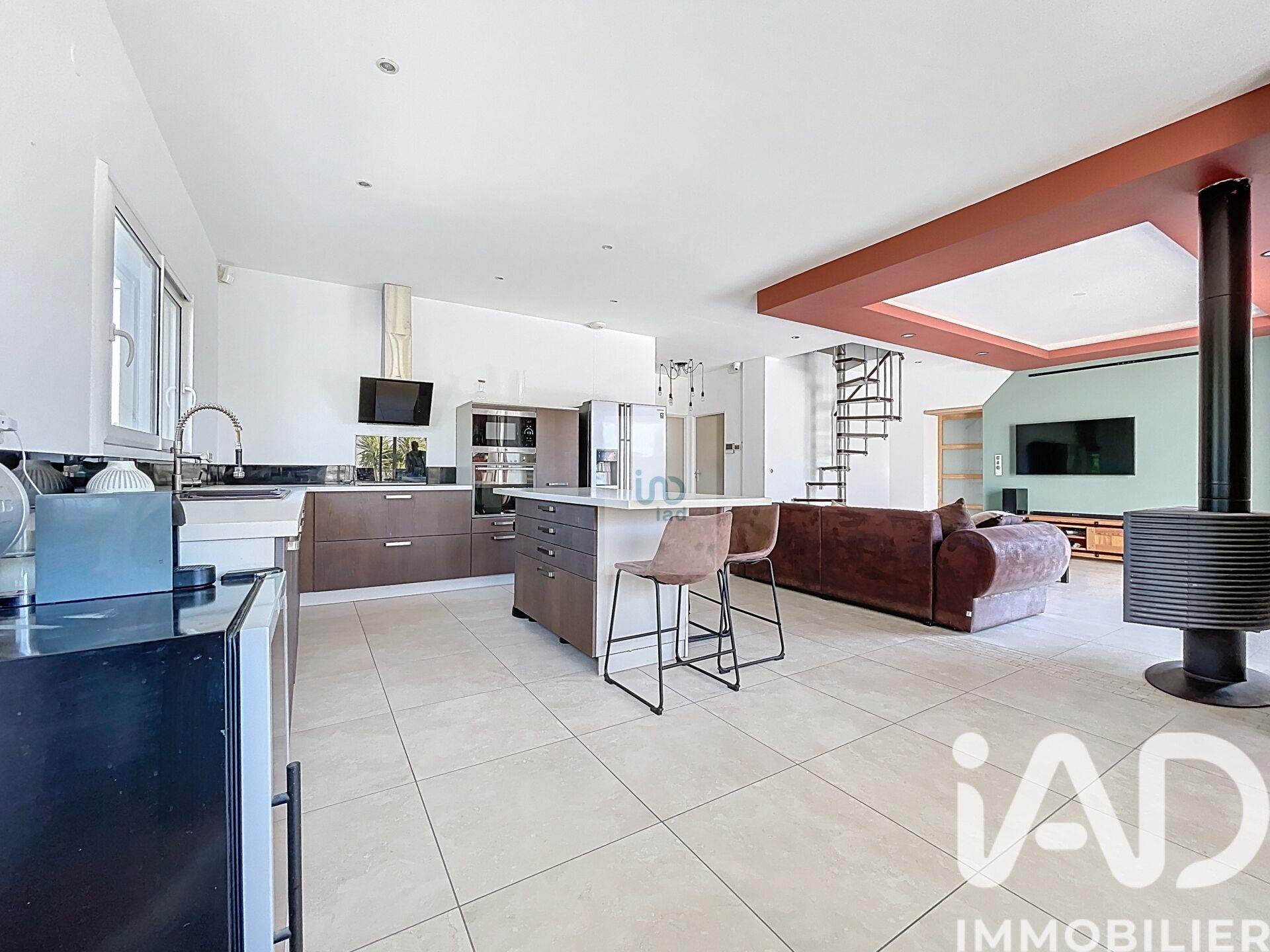 Maison à vendre, 198m², Rochefort-du-Gard