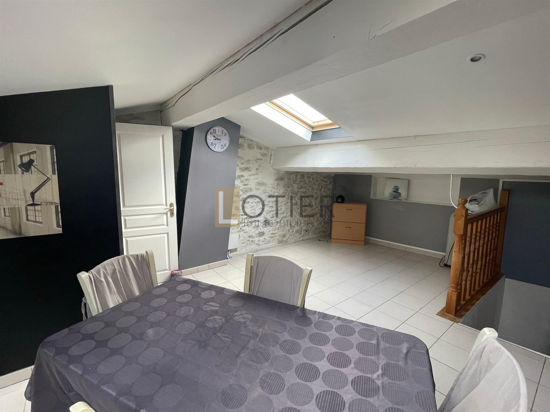 Appartement à louer, 65m², Pezens