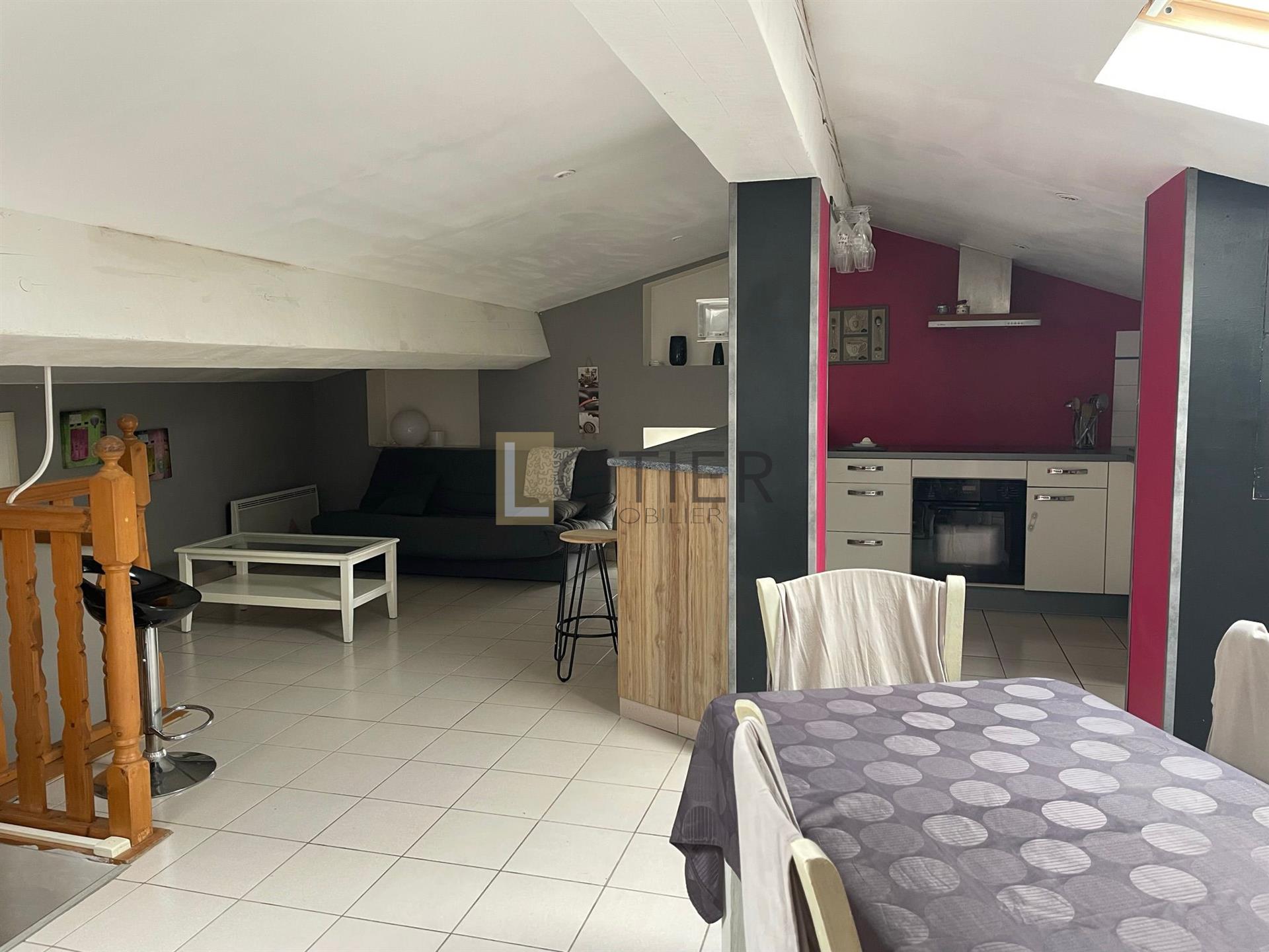 Appartement à louer, 65m², Pezens