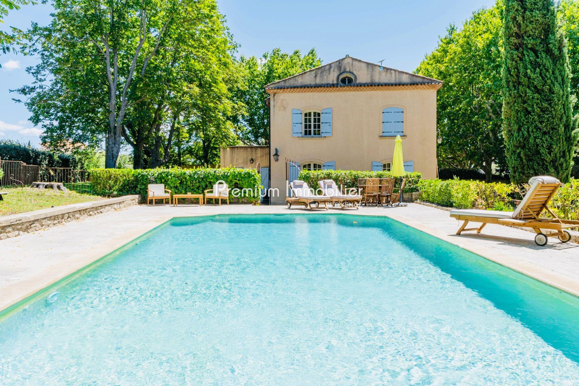 Maison à louer, 342m², Aix-en-Provence