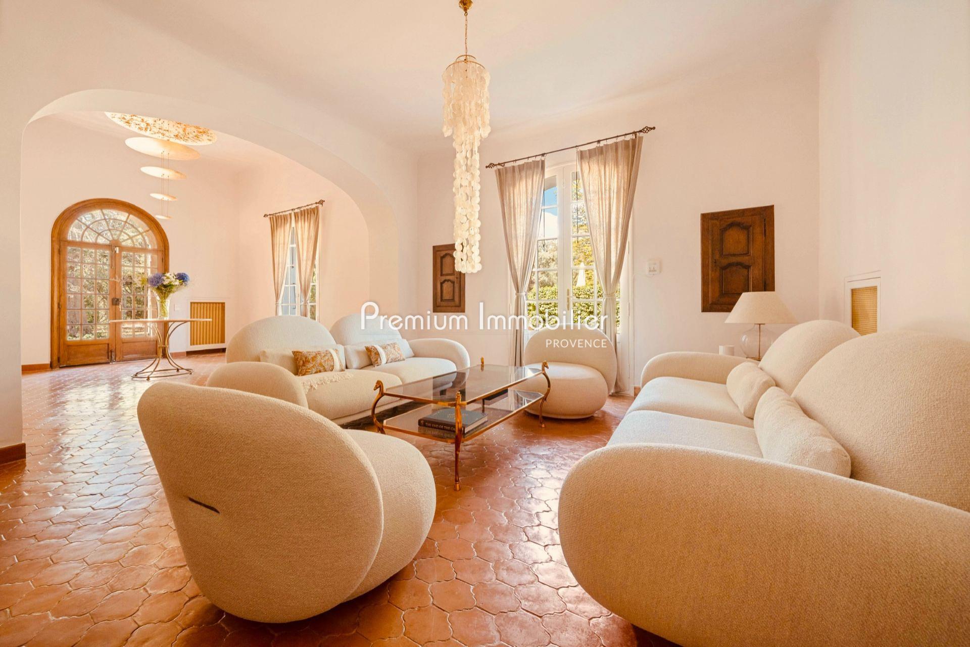 Maison à louer, 342m², Aix-en-Provence