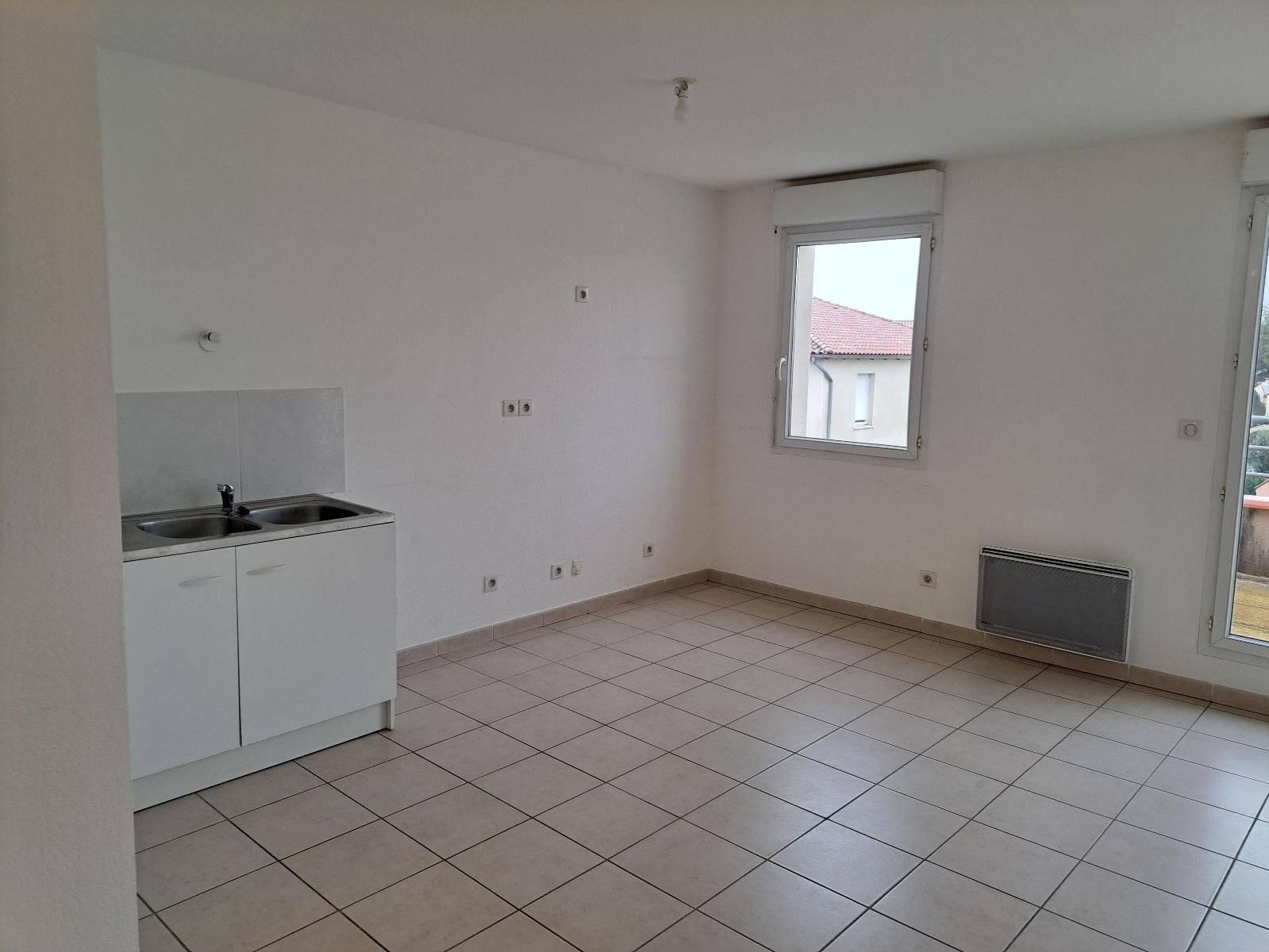 Appartement à louer, 65m², Mèze