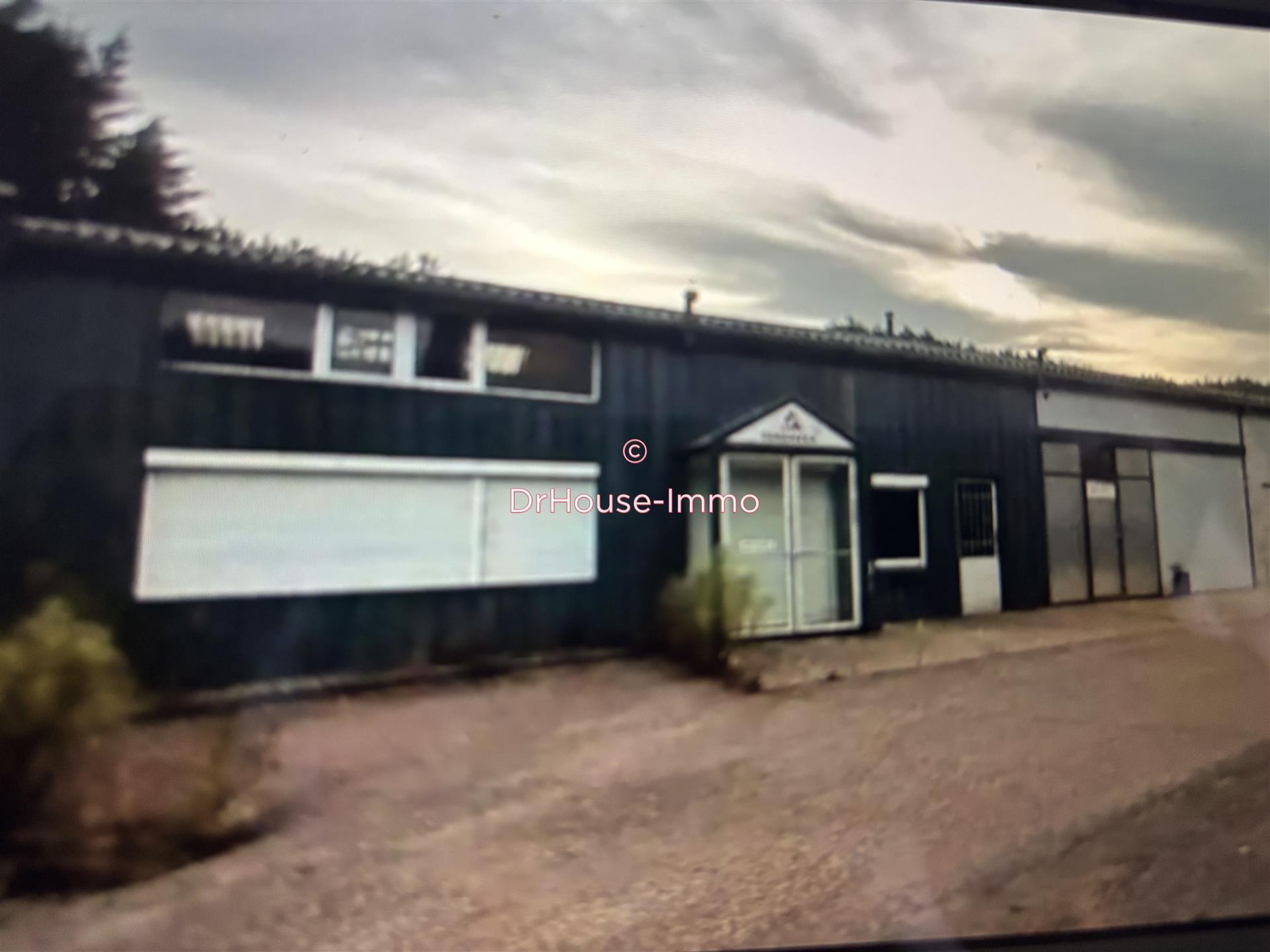 Maison à louer, 1310m², Saint-Romain-de-Colbosc