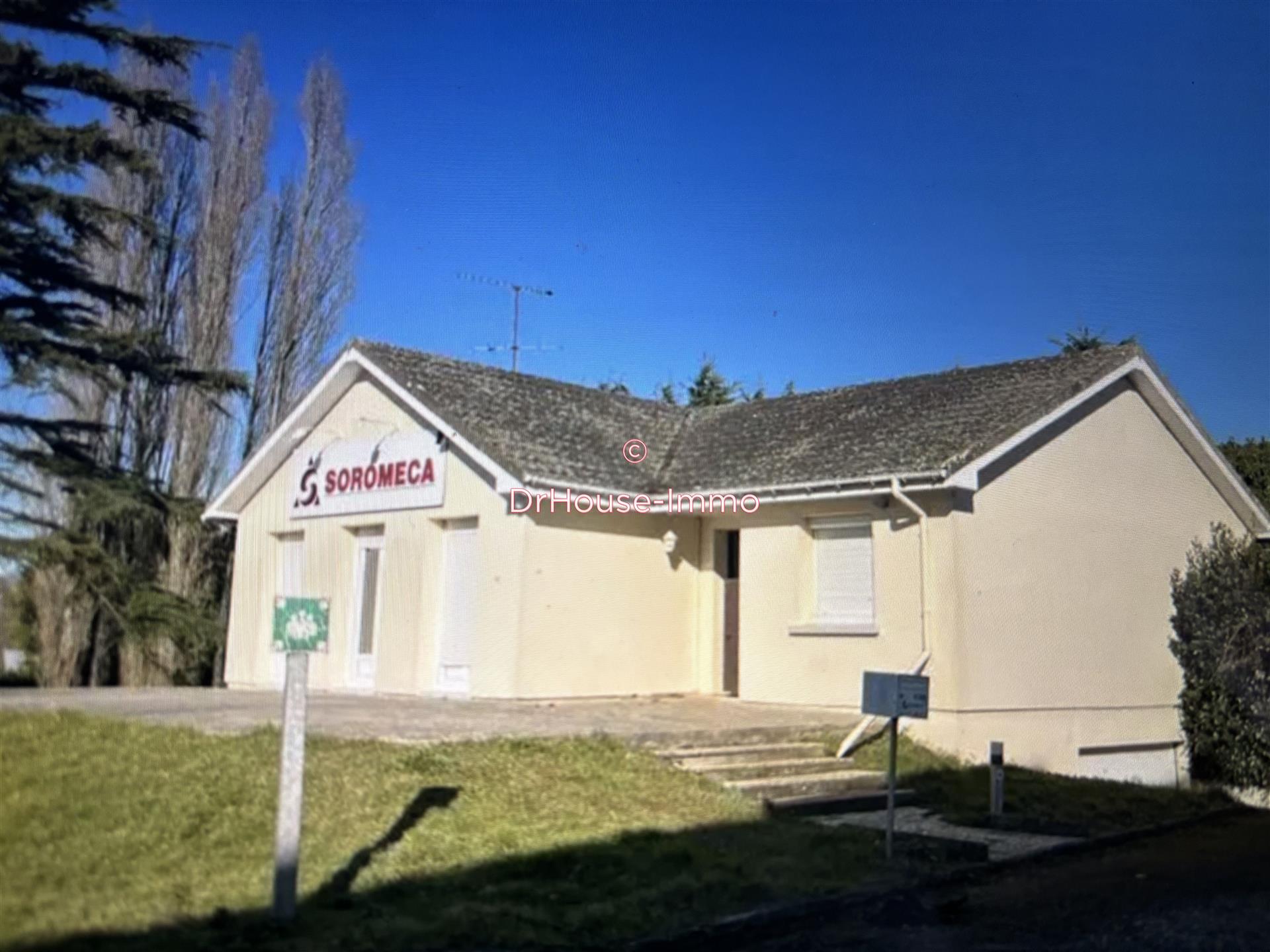 Maison à louer, 1310m², Saint-Romain-de-Colbosc