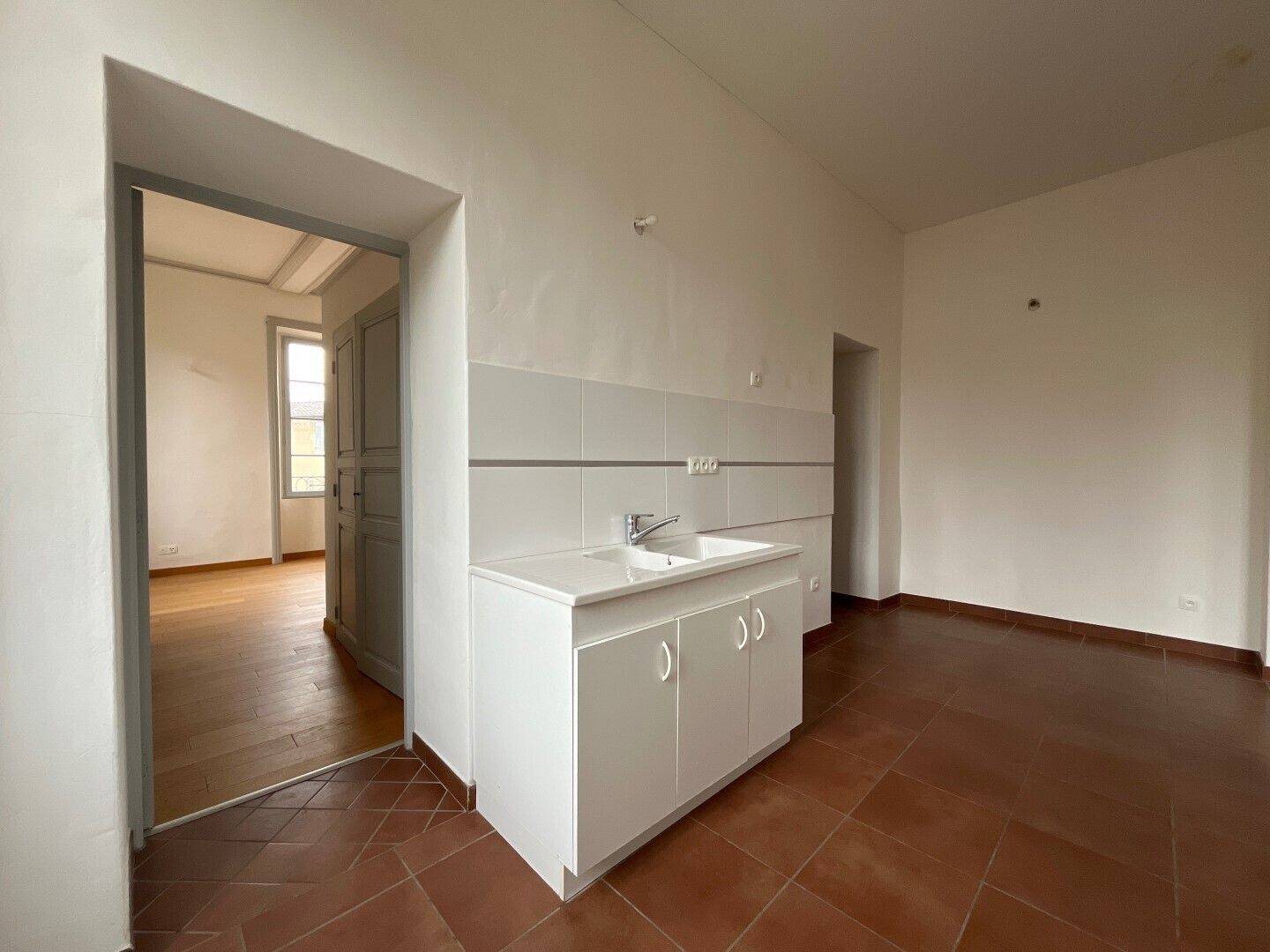 Appartement à louer, 65m², Donzère