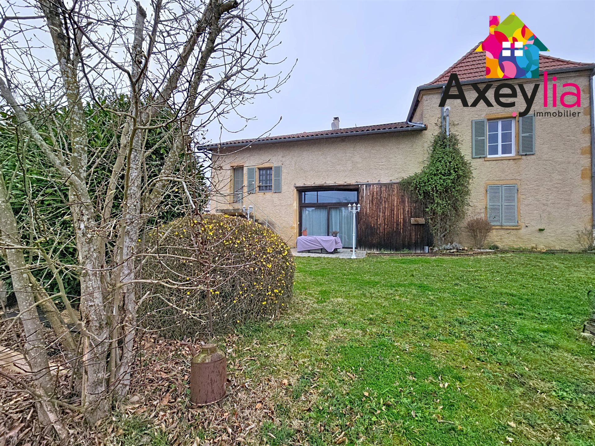 Maison à vendre, 409m², Pouilly-sous-Charlieu